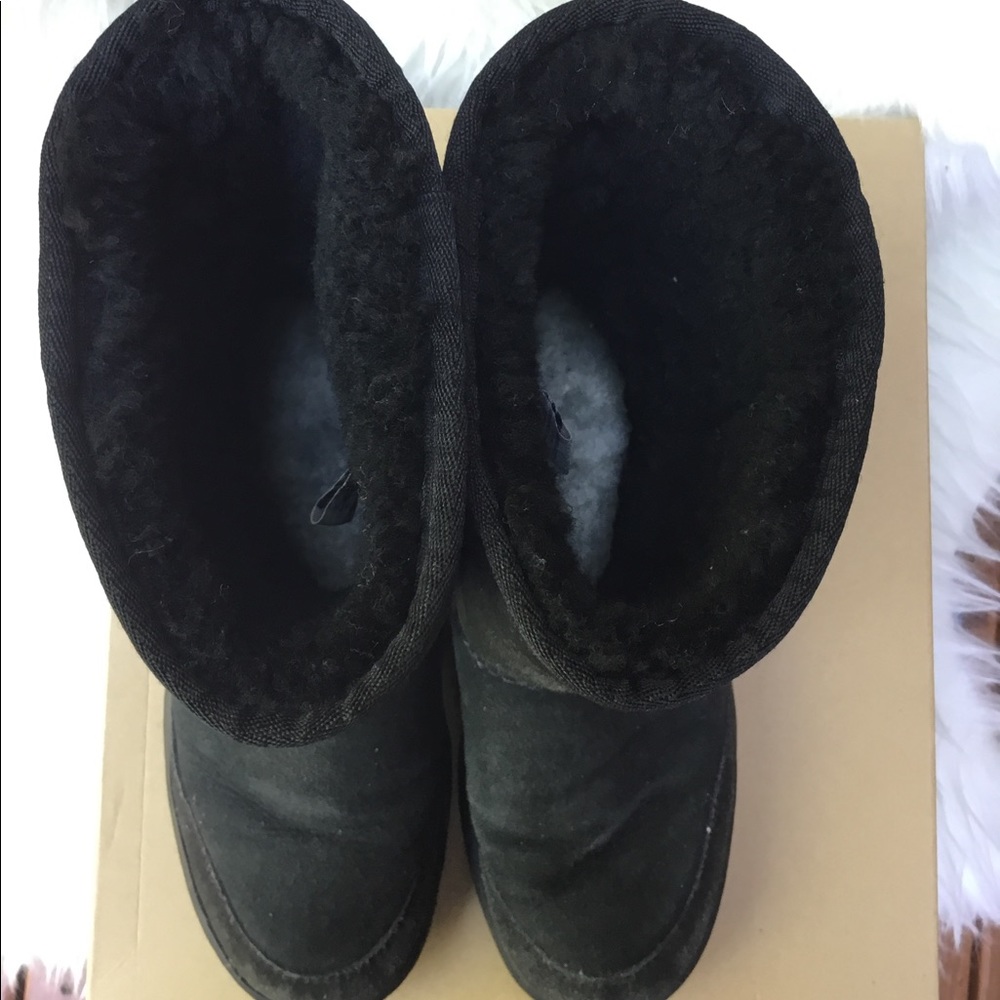 UGG - Picture 10 of 11